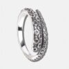 Pulseira branca com conchas prateadas